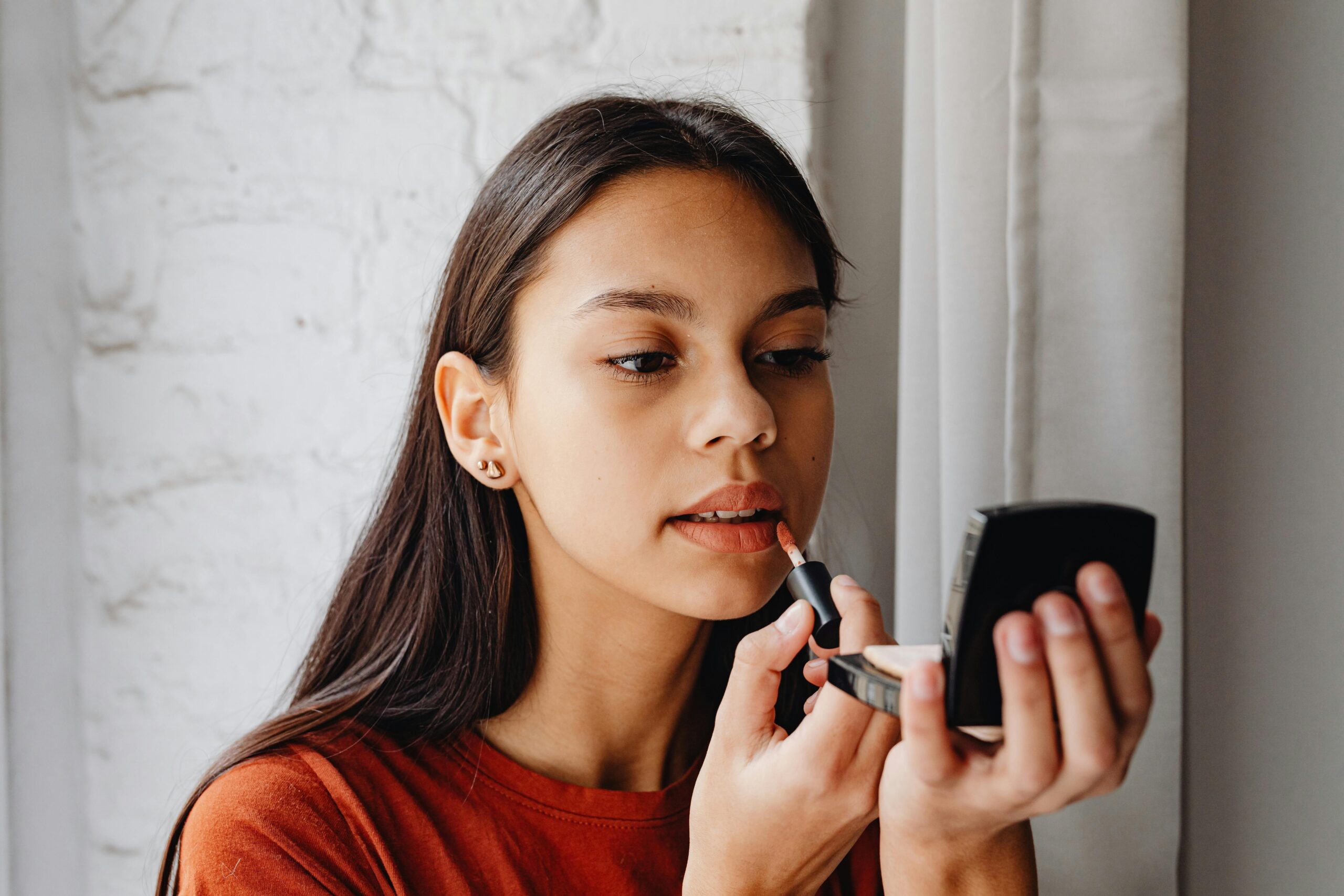 Illustration showing three steps of skincare routine before applying makeup