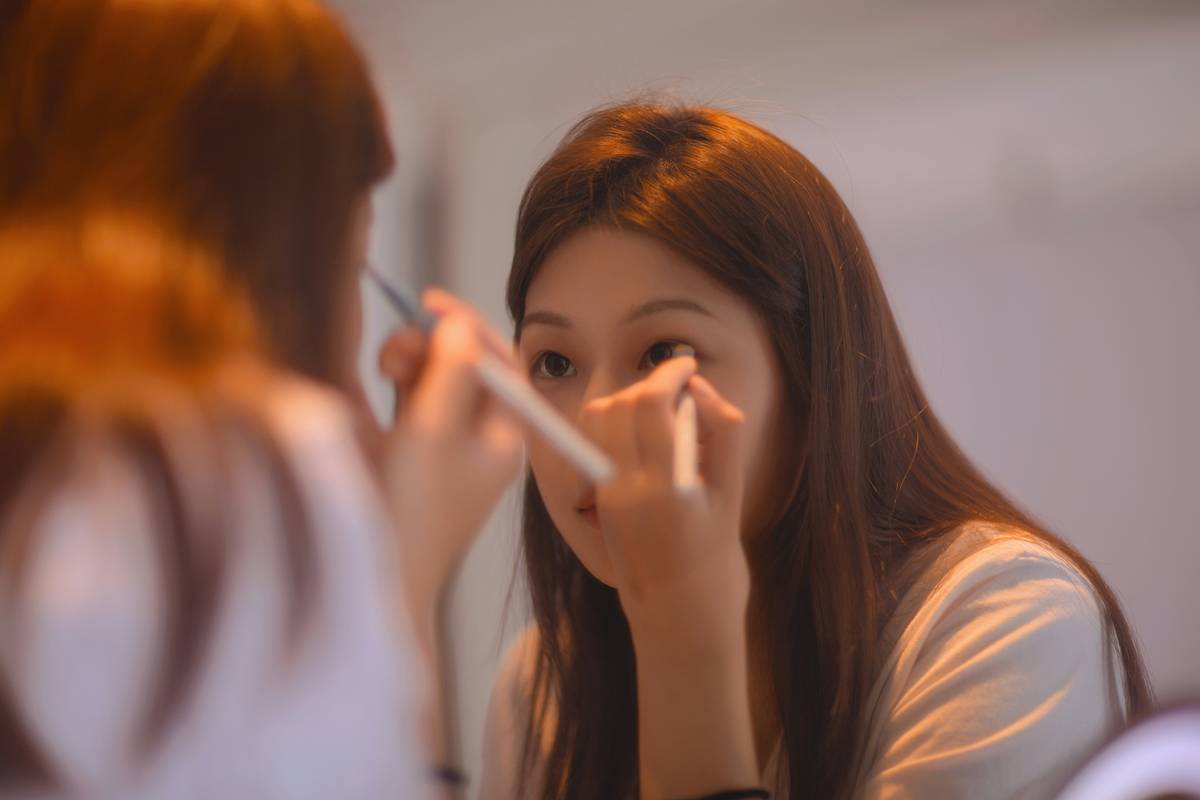 The Ultimate Guide to Bridal Makeup for Video: Tips, Techniques & FAQs