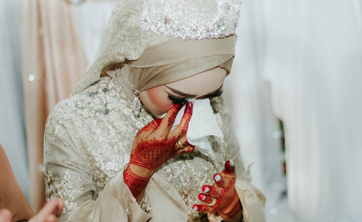 The Ultimate Guide to Wedding Makeup Remover: Banish the Bridal Beauty Blues
