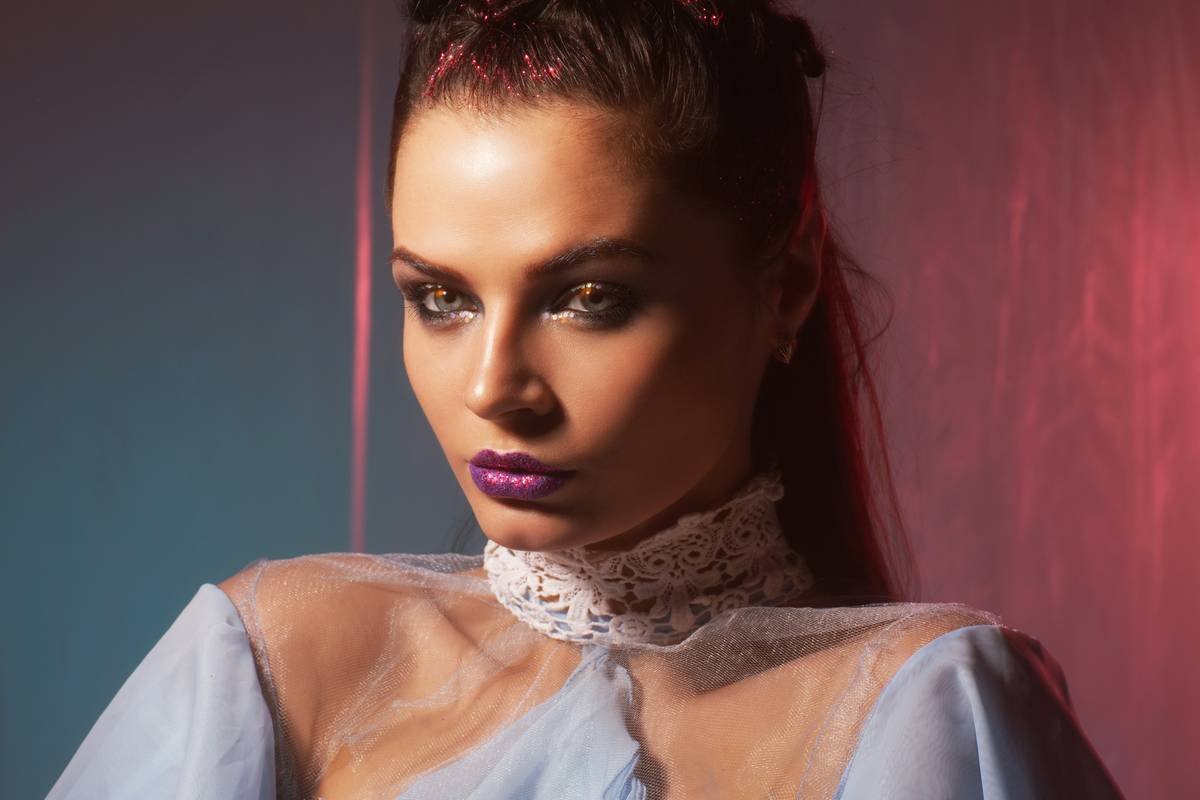 Reunion Makeup That Turns Heads (Without Melting by Cocktail Hour)